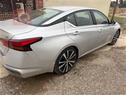 نيسان ألتيما